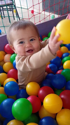 Crianças da Recrear: tapete, bolinhas e gramado, Bebês (Berçário)