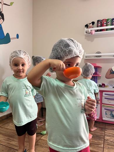 Crianças da Recrear: cozinha: brincar e repartir, Maternal (2 a 4 anos)
