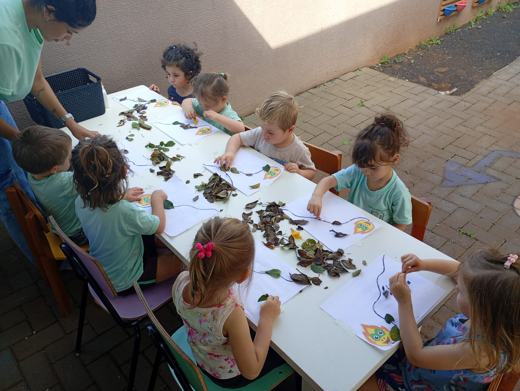 Crianças da Recrear: natureza e folhas, Maternal (2 a 4 anos)